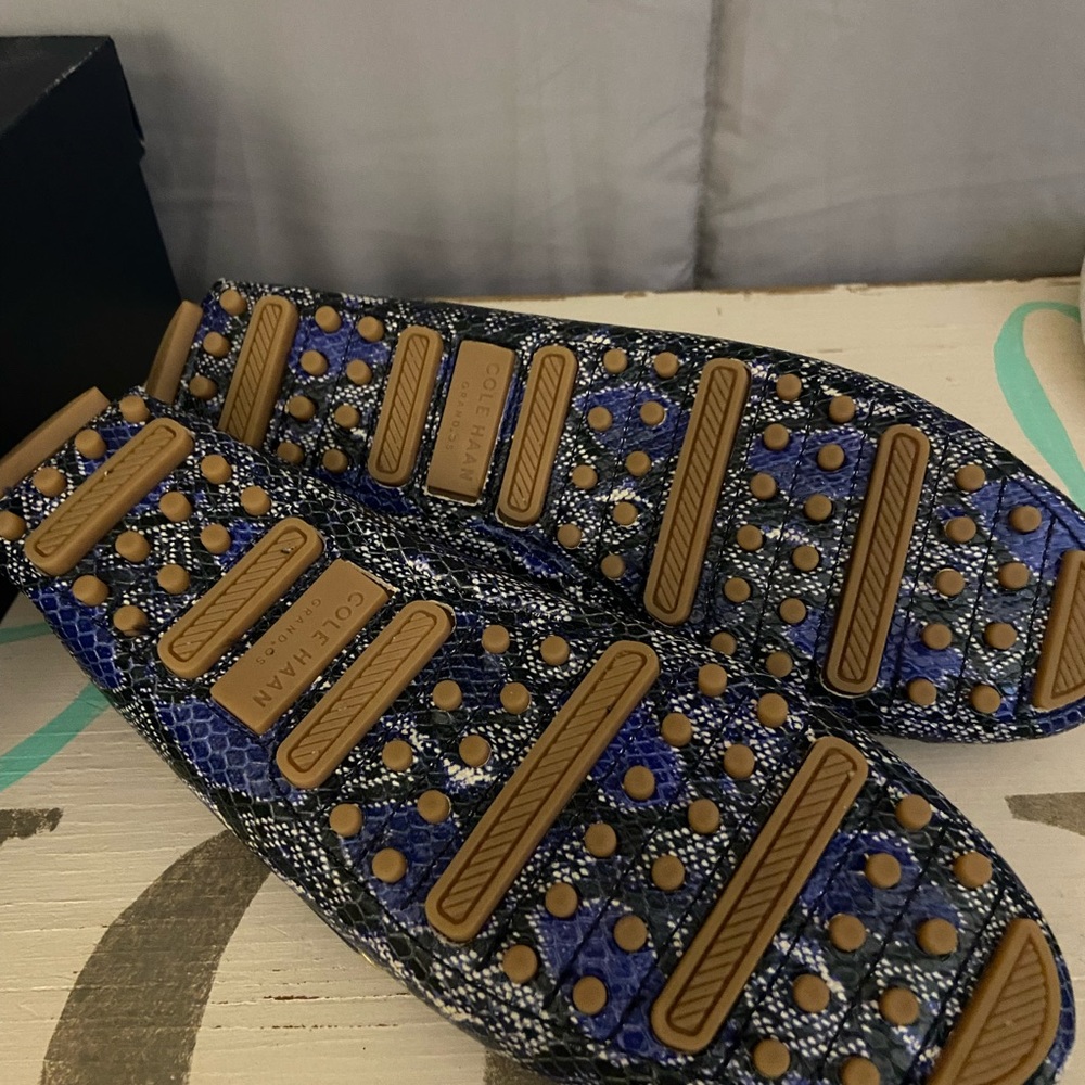 Cole Haan “Cary” Black/Blue Snakeskin Loafer 9.5M - Picture 3 of 4